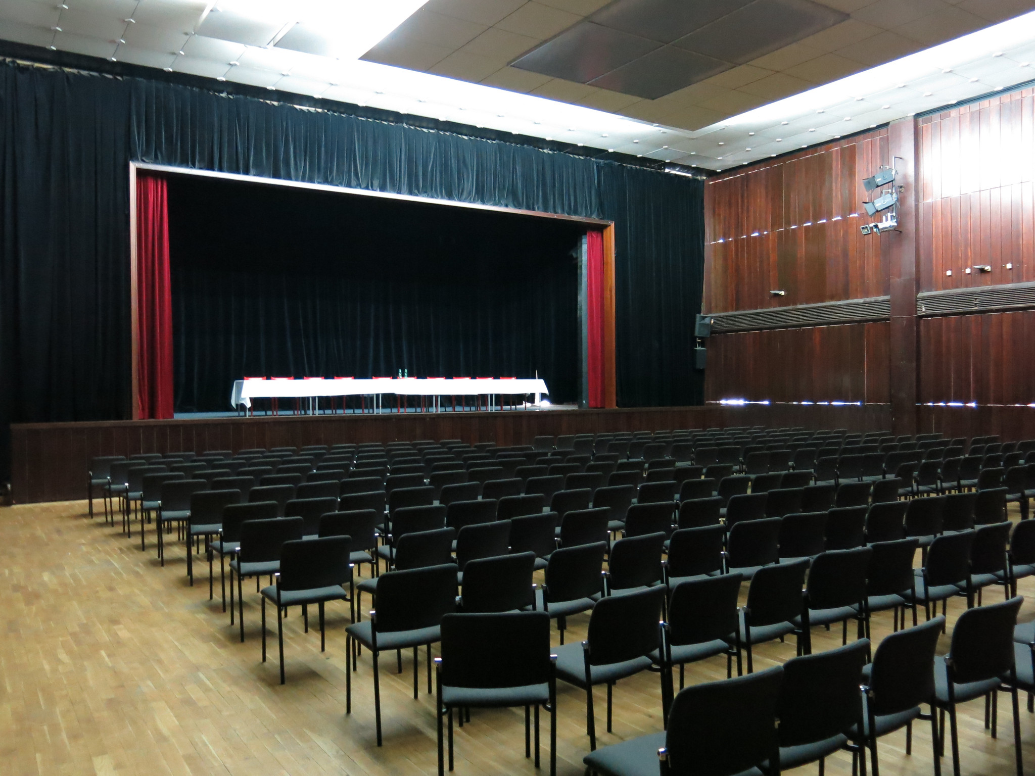 KD Krakov - mane hall